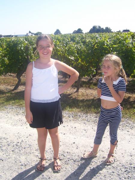 agathe  et margot  mes  deux  petite  niece